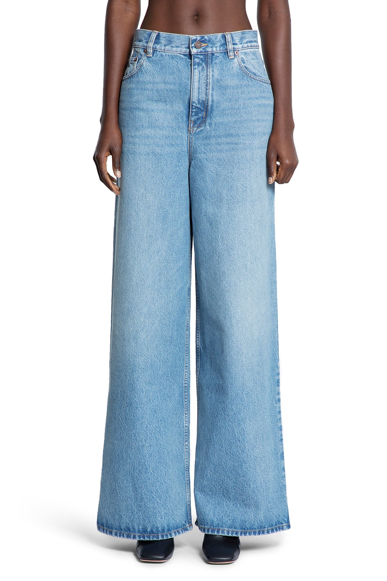 High-Rise-Wide-Leg-Jeans-In-Light-Wash-Denim - 2