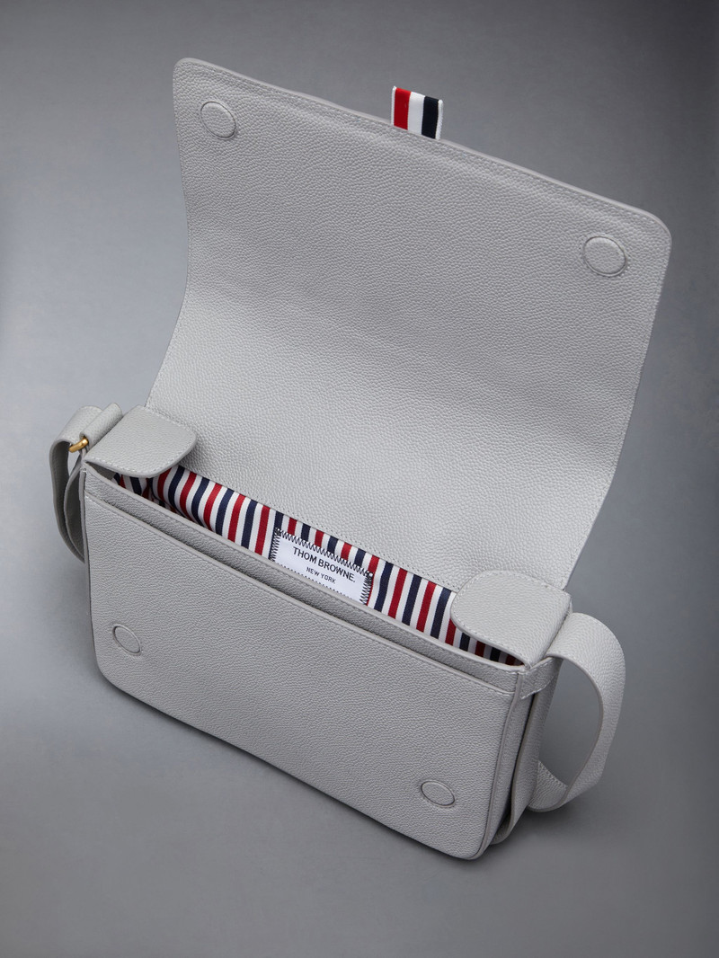 Pebble Grain 4-Bar Reporter Bag 5