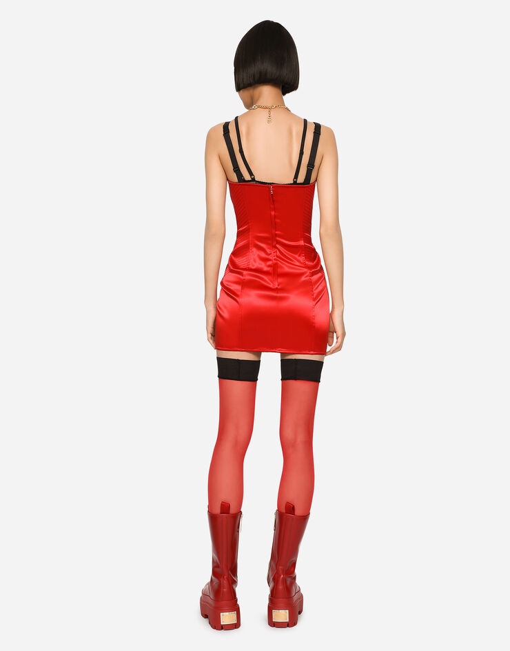 Short satin dress with lace details - 2