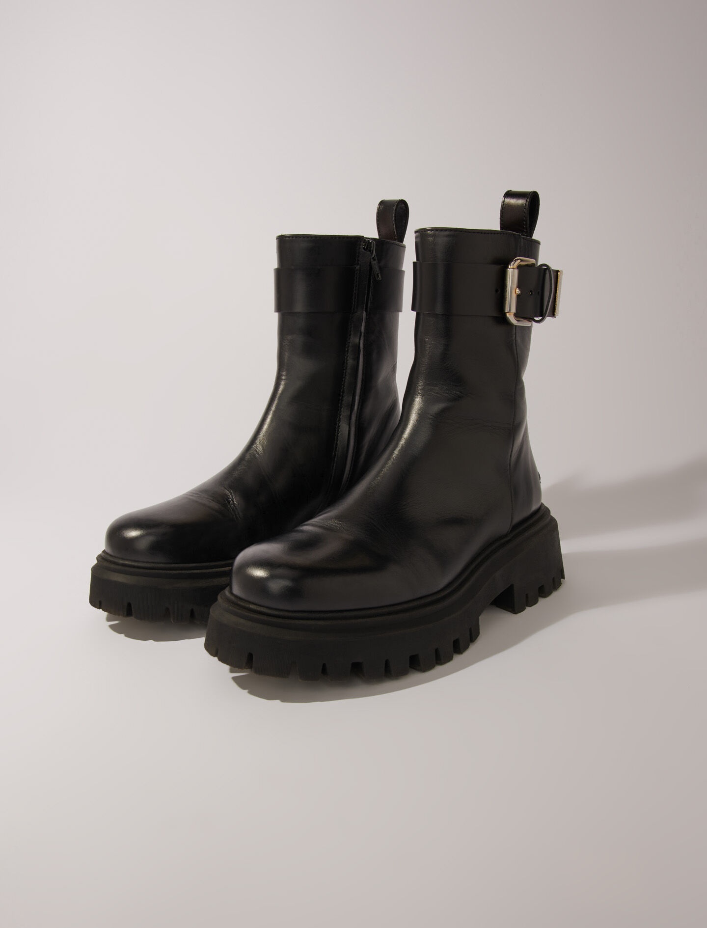 Leather ankle boots with buckles - 2