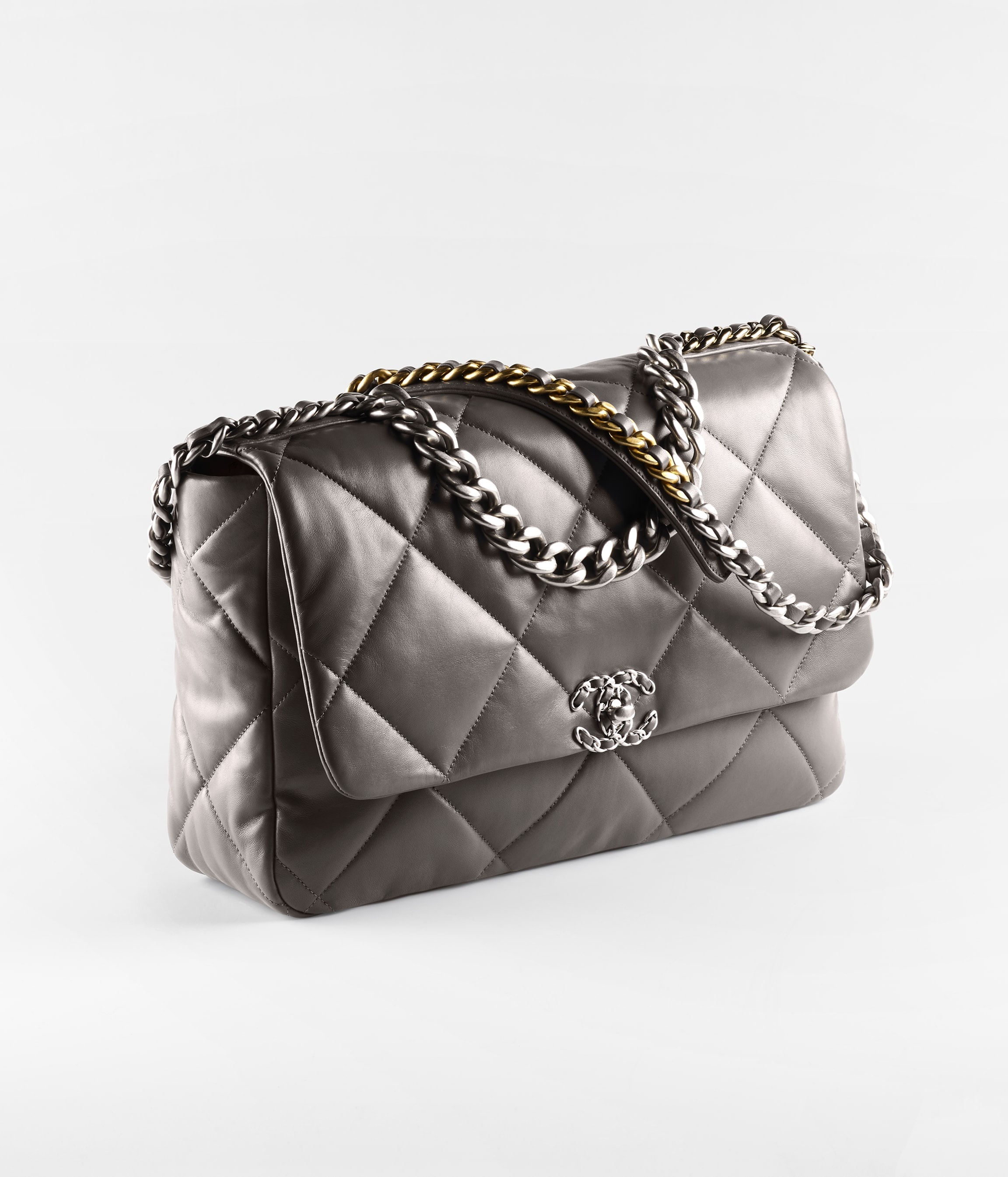 CHANEL 19 Maxi Handbag - 2
