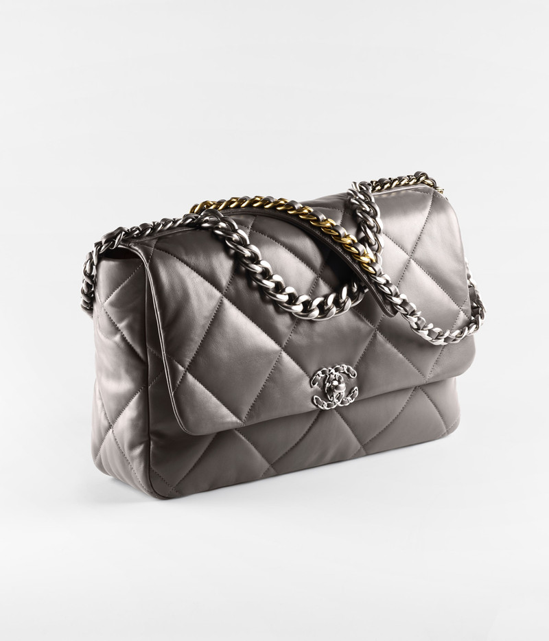 CHANEL CHANEL 19 Maxi Handbag outlook