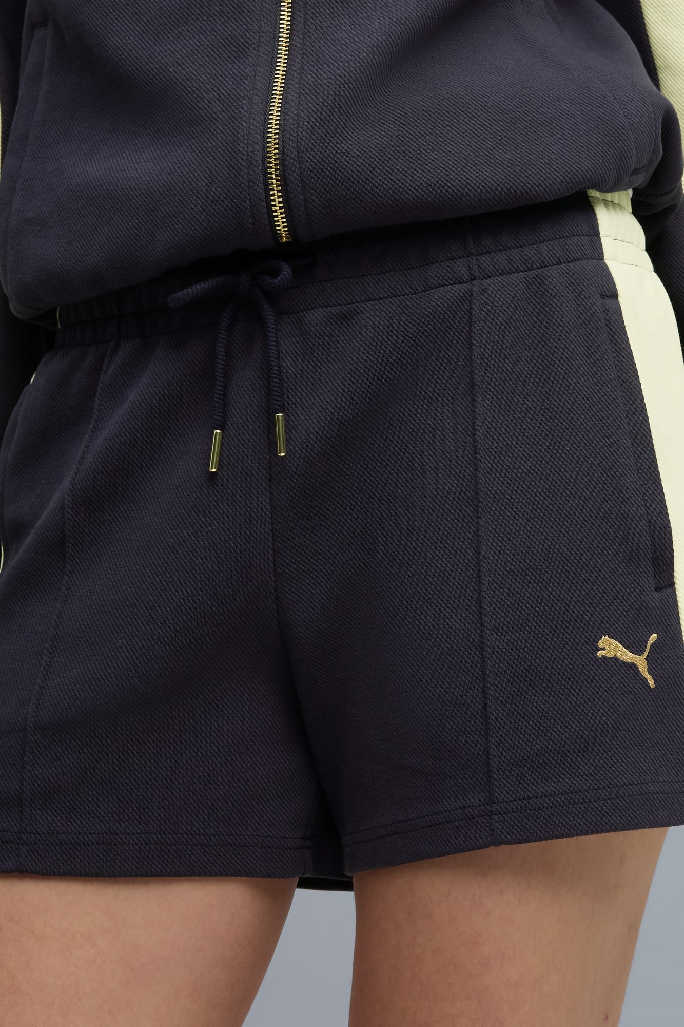 T7 Pintuck 4" Shorts Women - 4