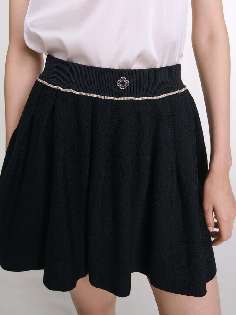 Pleated knit short skirt 6