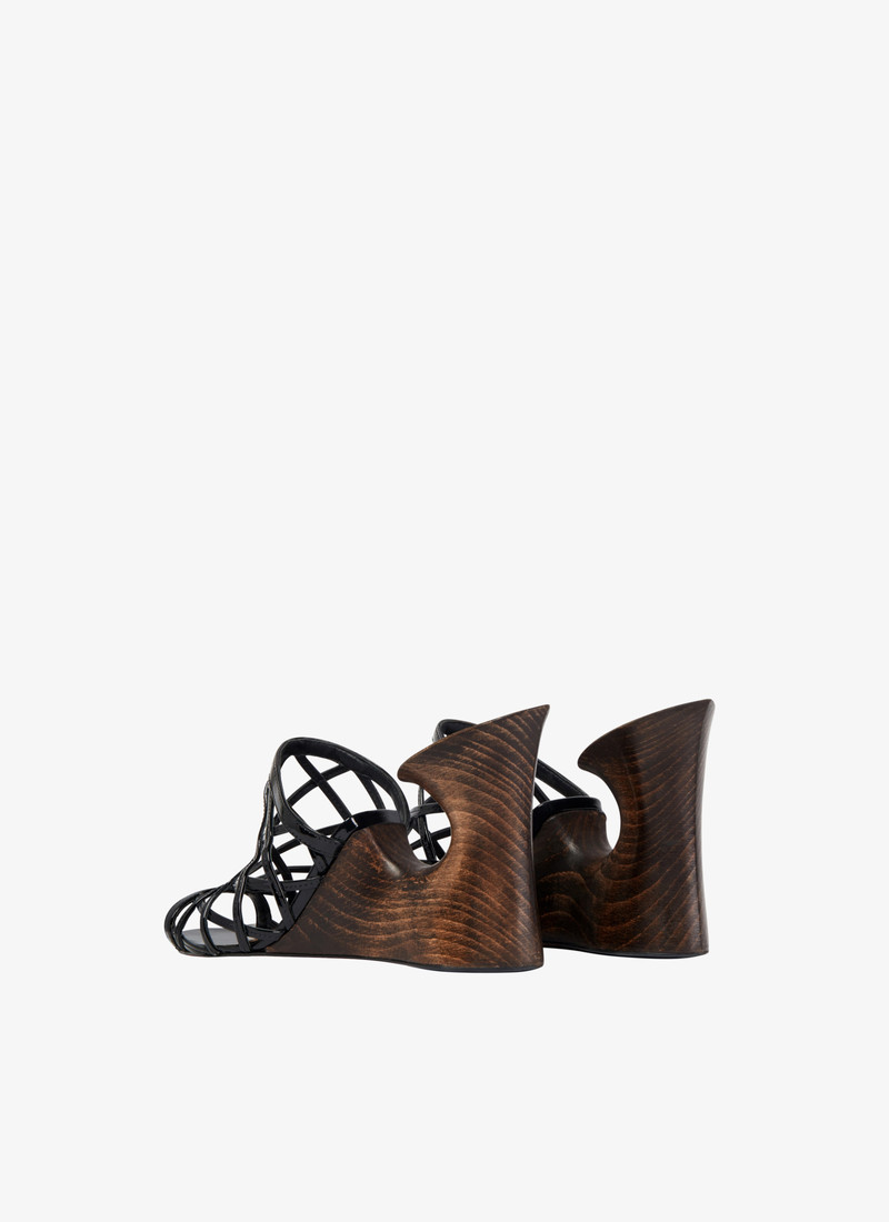 Alaïa LA SCULPTURE MULES IN PATENT CALFSKIN & WOOD outlook
