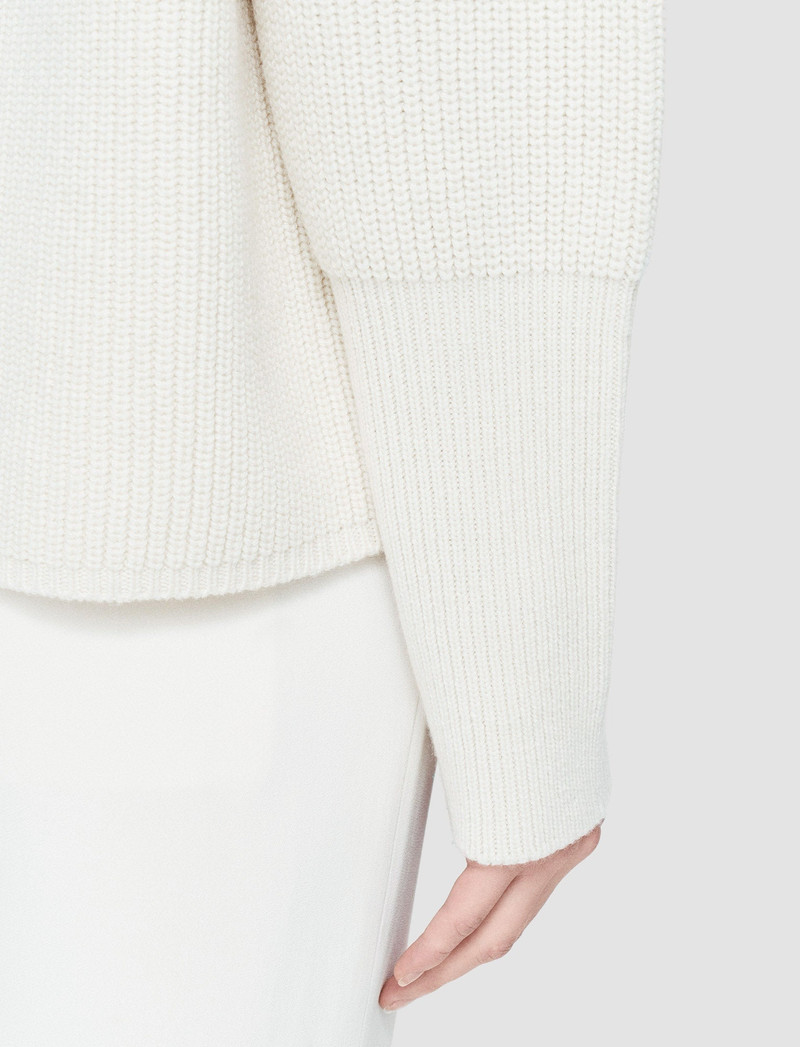 Light Cardigan Stitch Round Neck Jumper 5