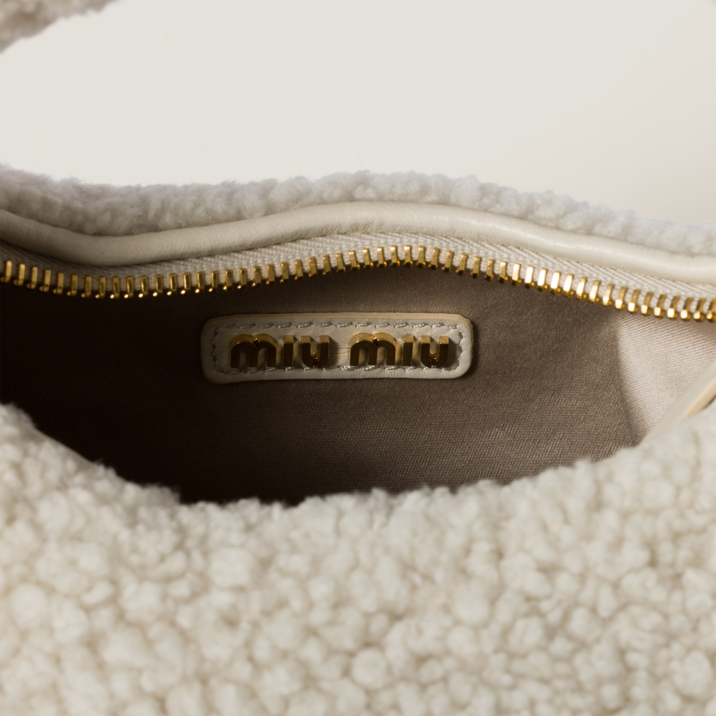 Wander shearling hobo bag - 6