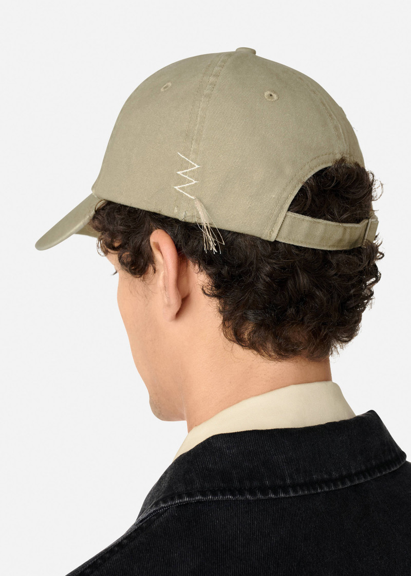 Axel Arigato Seam Distressed Cap outlook