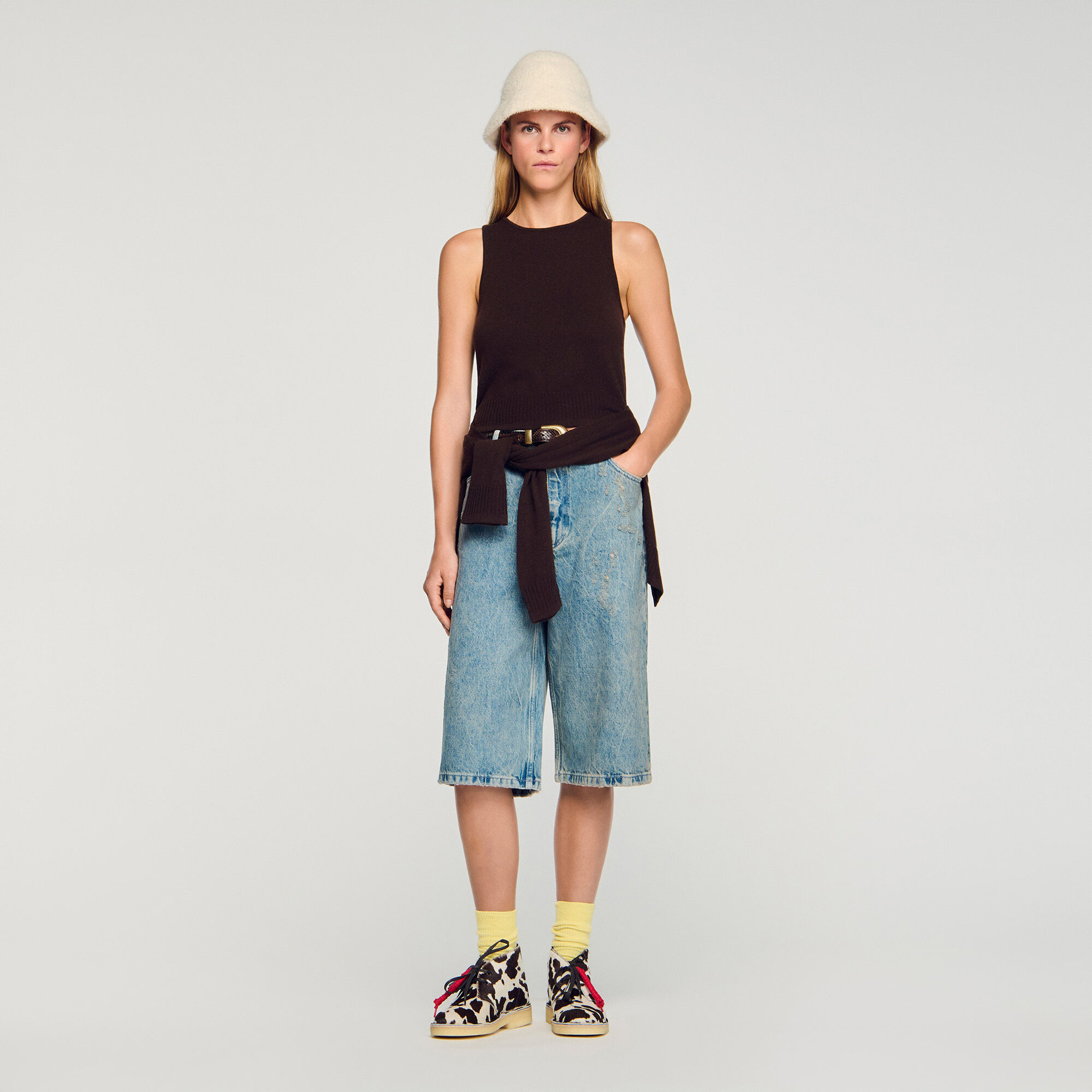 SLEEVELESS FINE KNIT VEST - 1