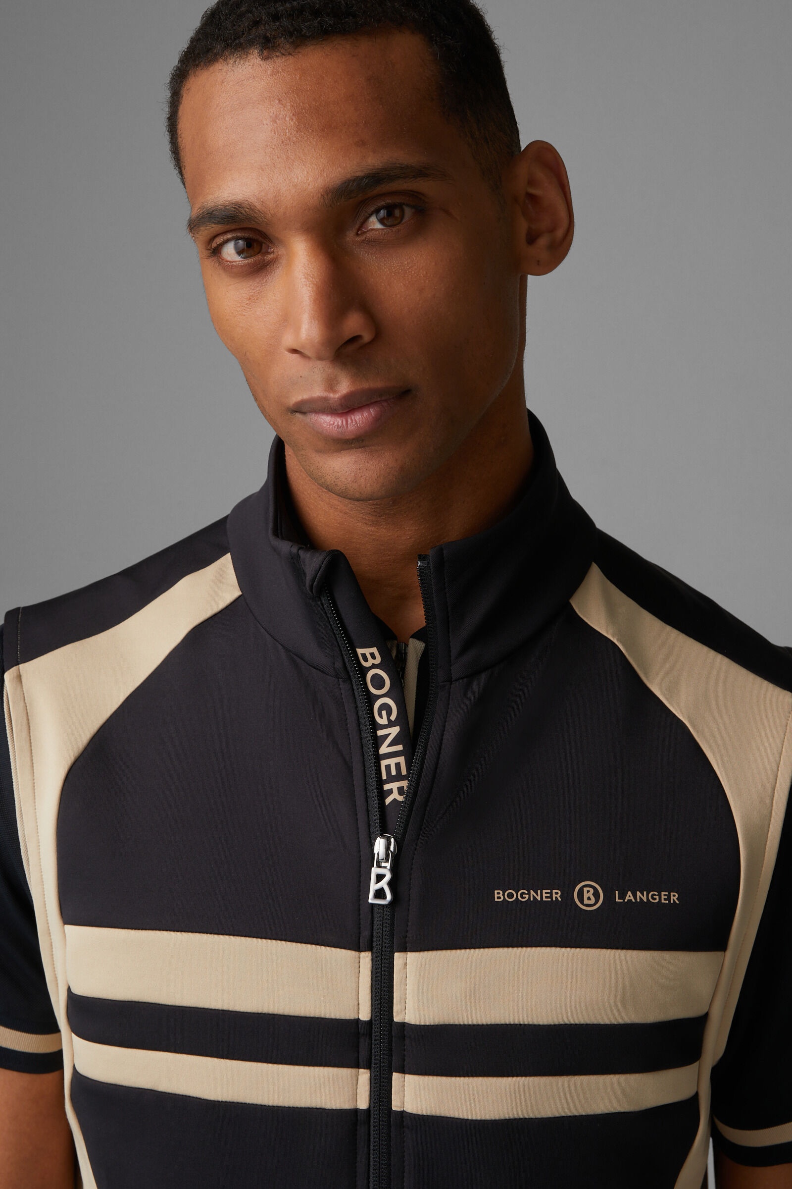 Boern Vest in Black/Beige - 5