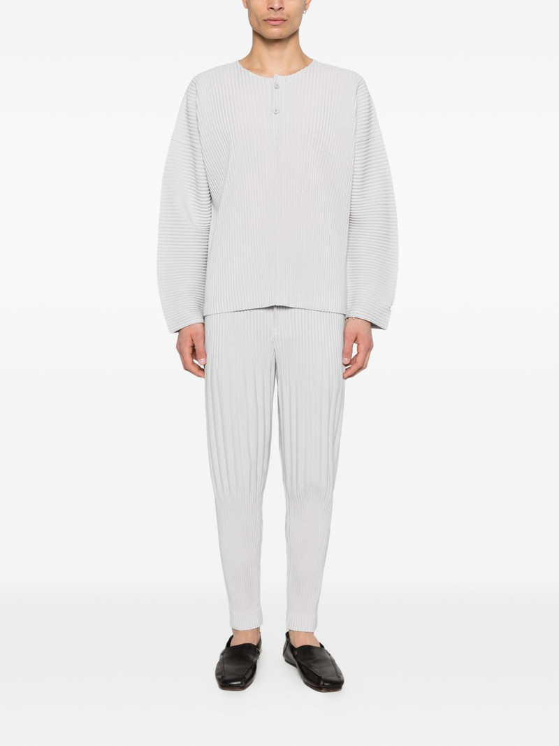 ISSEY MIYAKE pleated tapered trousers outlook
