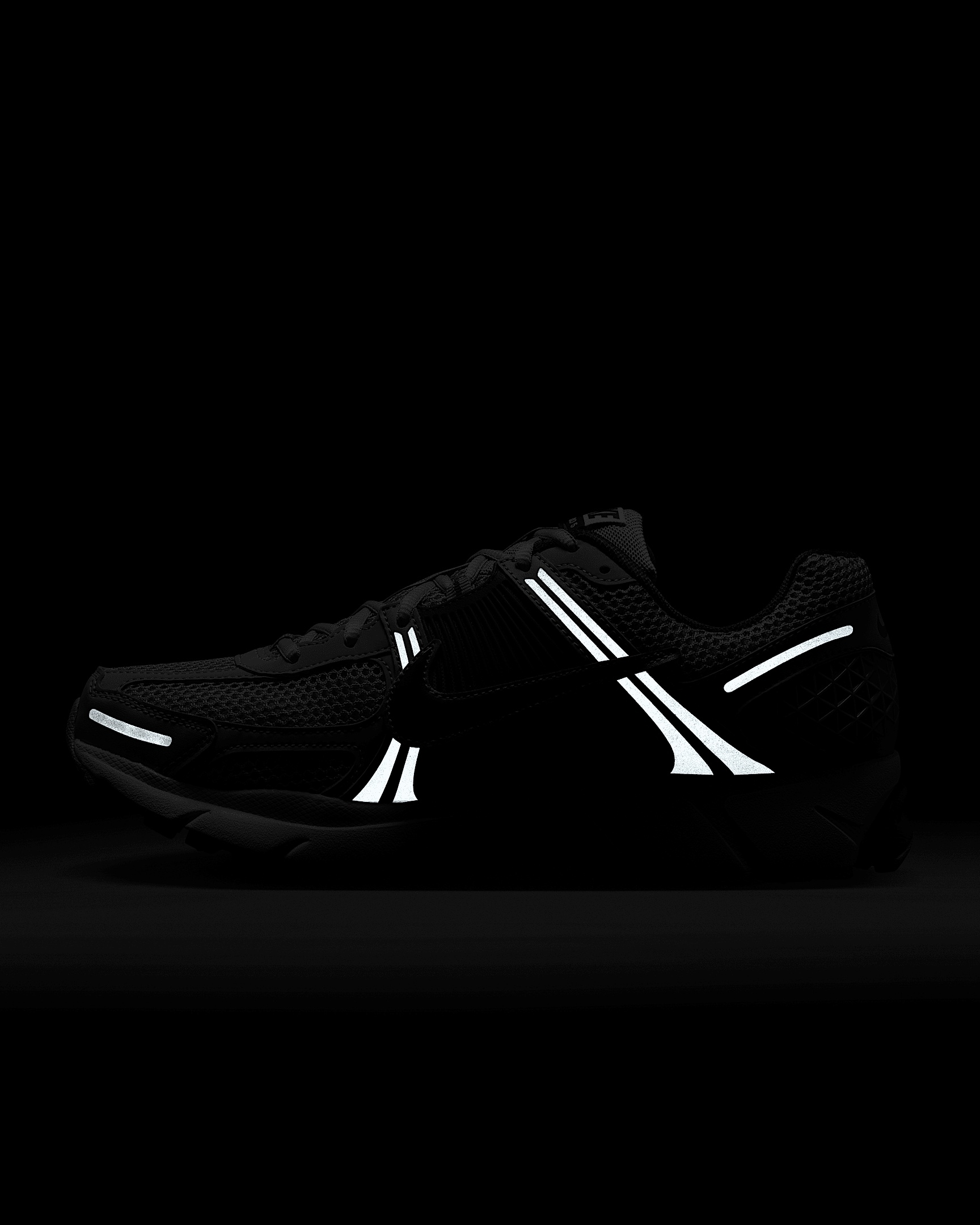 Nike Zoom Vomero 5 Men's Shoes - 12