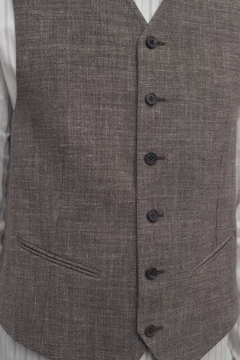 Yuri Vest in Silk, Linen, and Virgin Wool 6