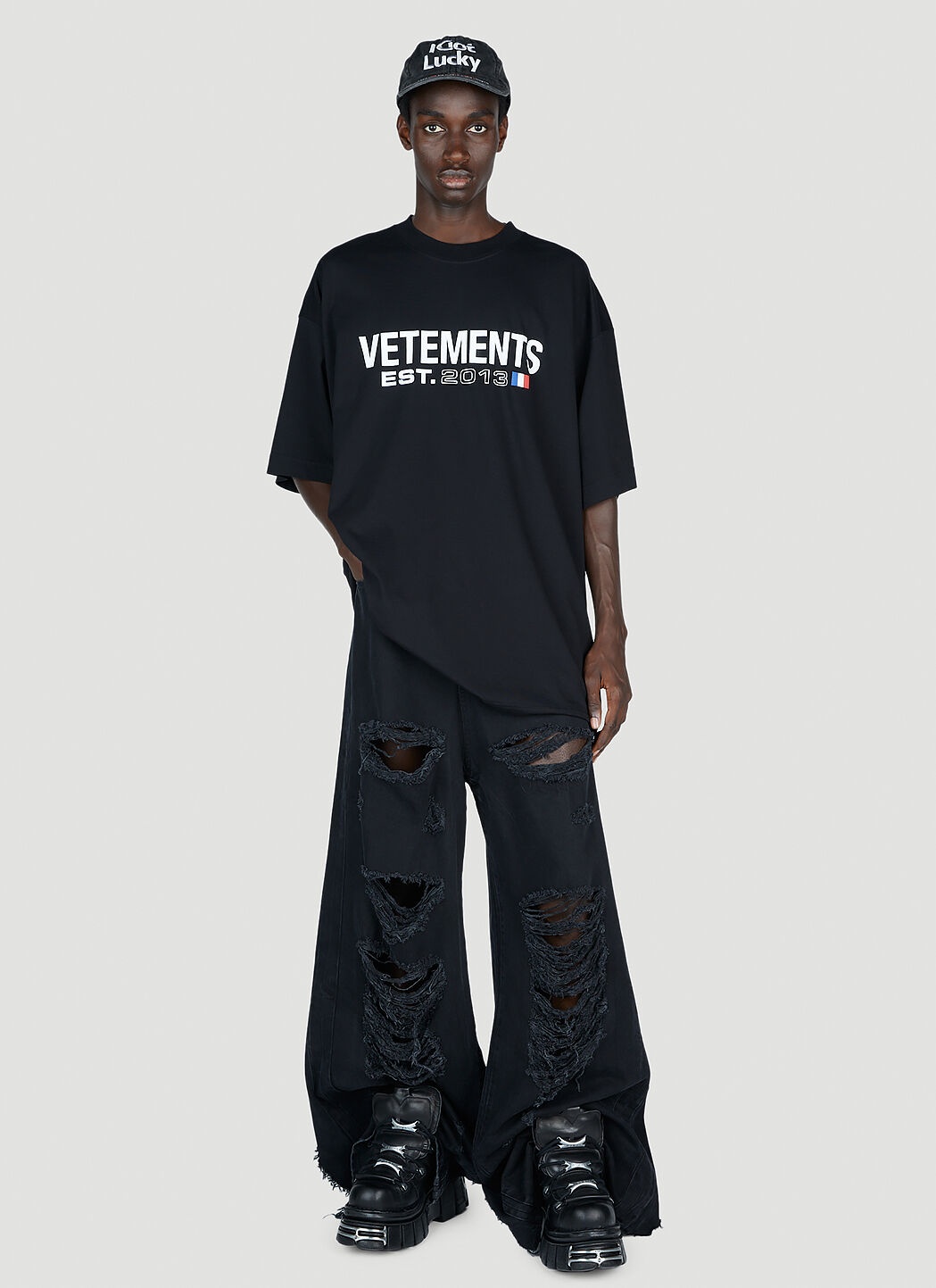 VETEMENTS Destroyed Baggy Jeans | REVERSIBLE