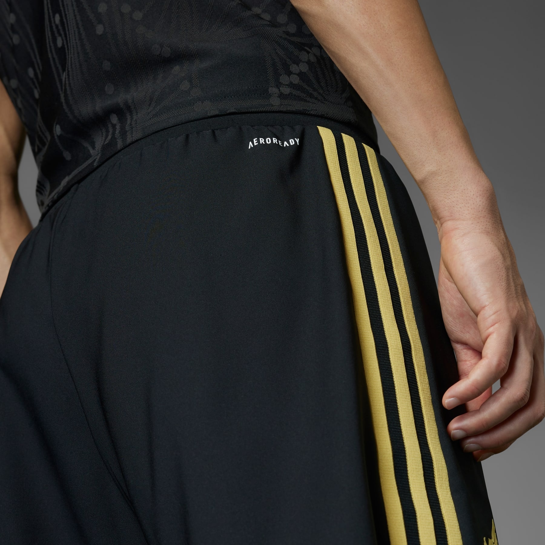Mexico 25 Gold Shorts - 9