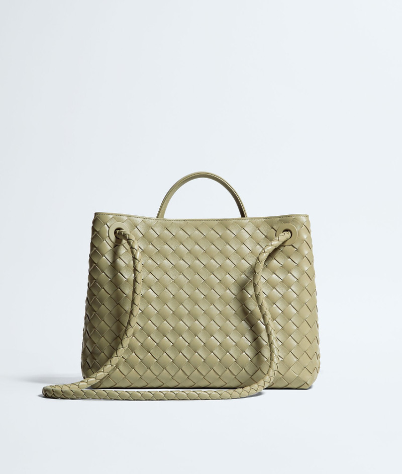 Bottega Veneta 그리고iamo outlook