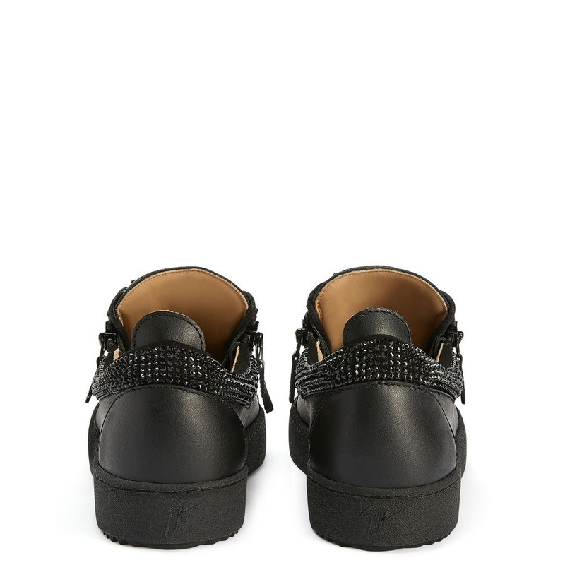 Giuseppe Zanotti Frankie outlook