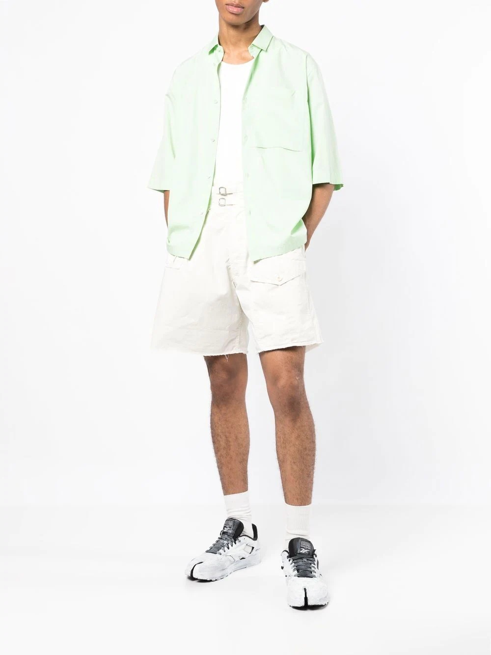 buckle-fastening cargo shorts - 2