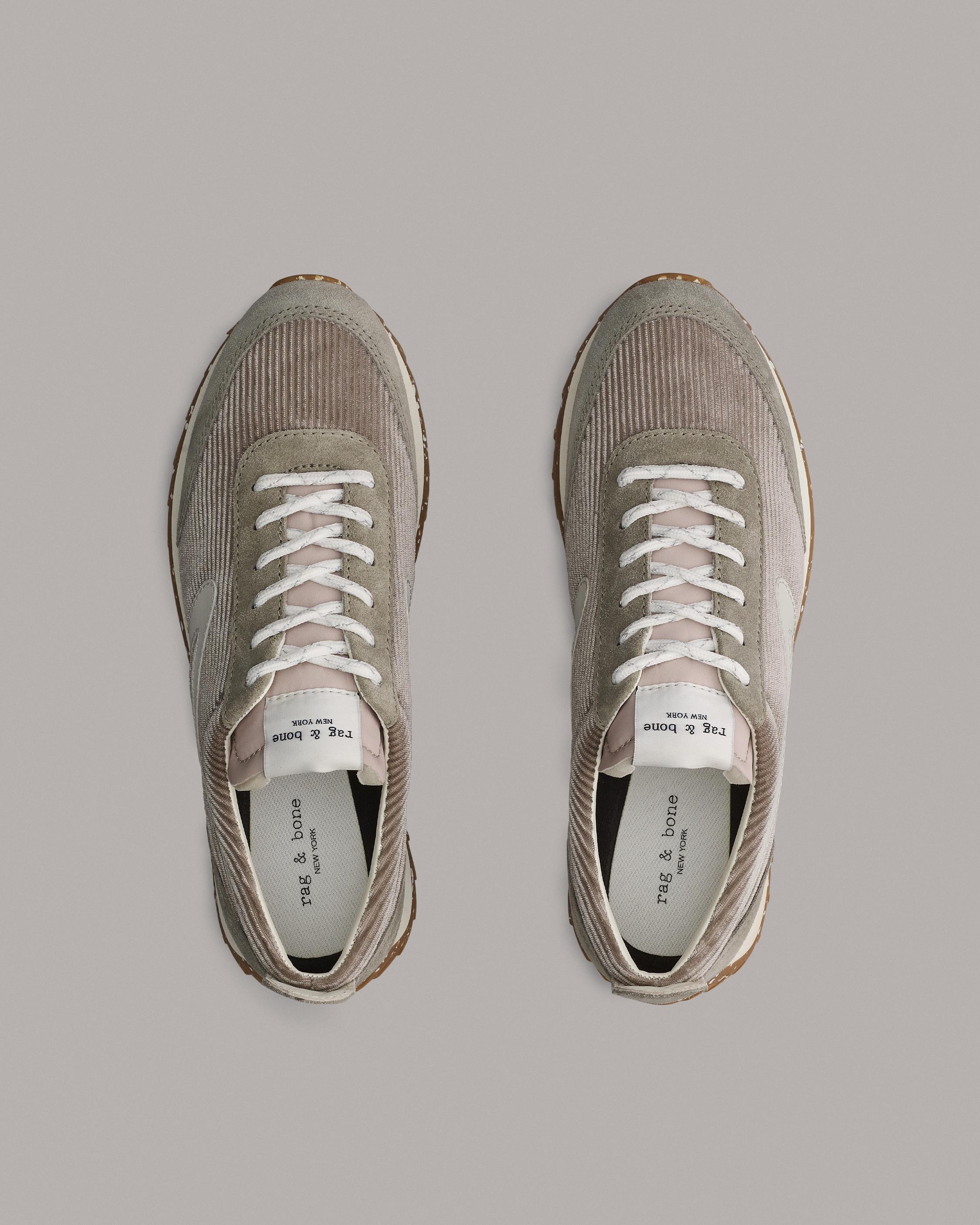 Retro Runner - Corduroy
Low Top Sneaker - 4