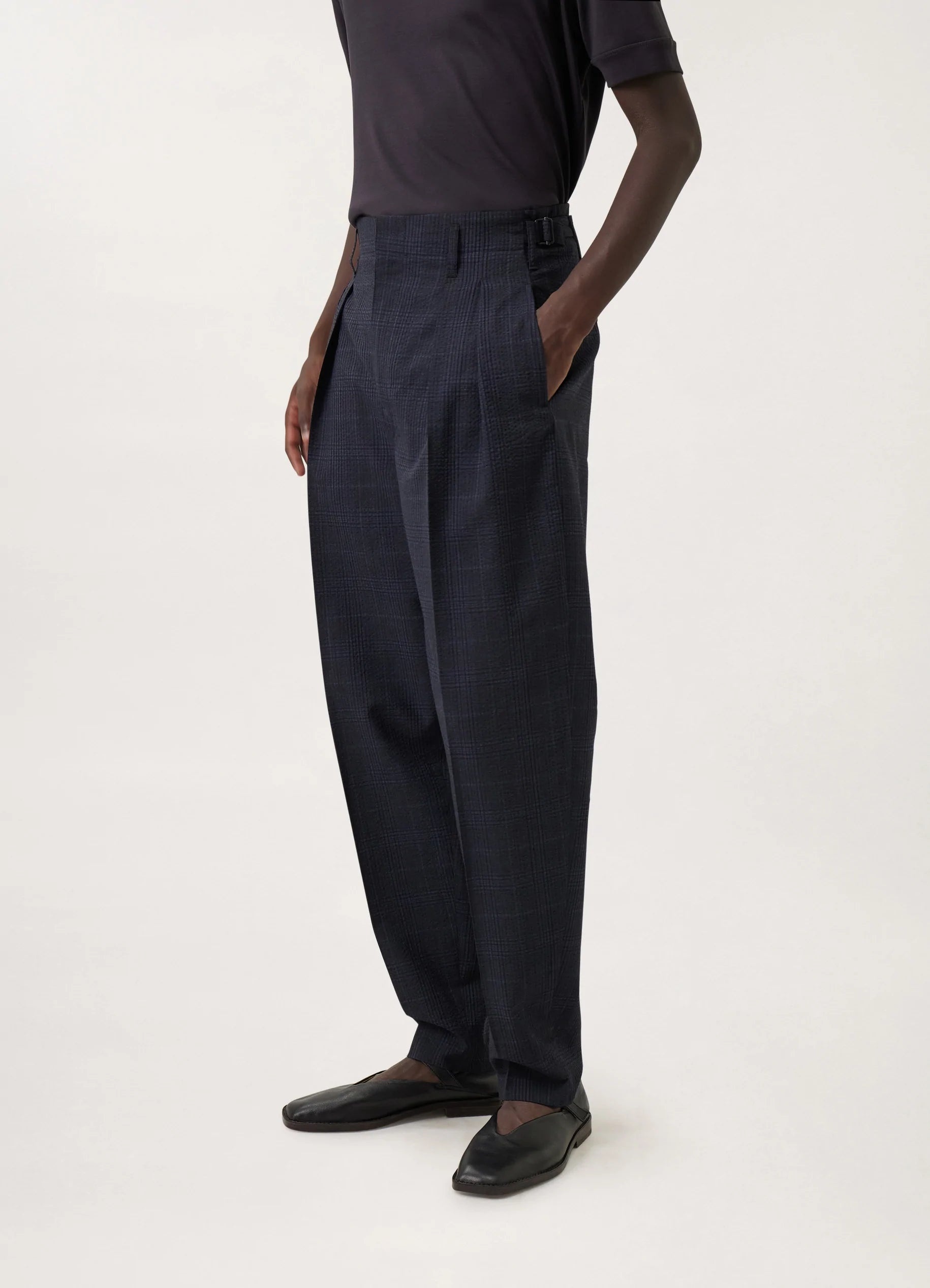 PLEATED TAPERED PANTS
CHECKED SEERSUCKER - 3