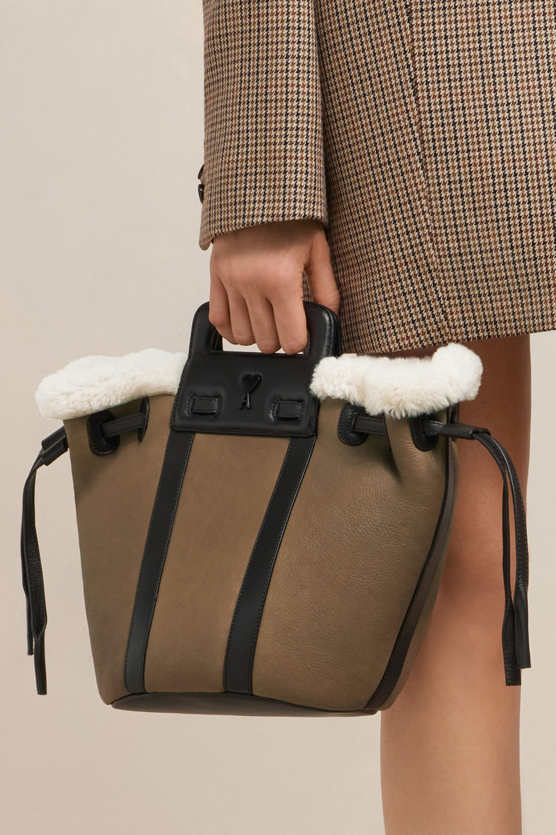 AMI Paris Small Accordeon Tote Bag outlook