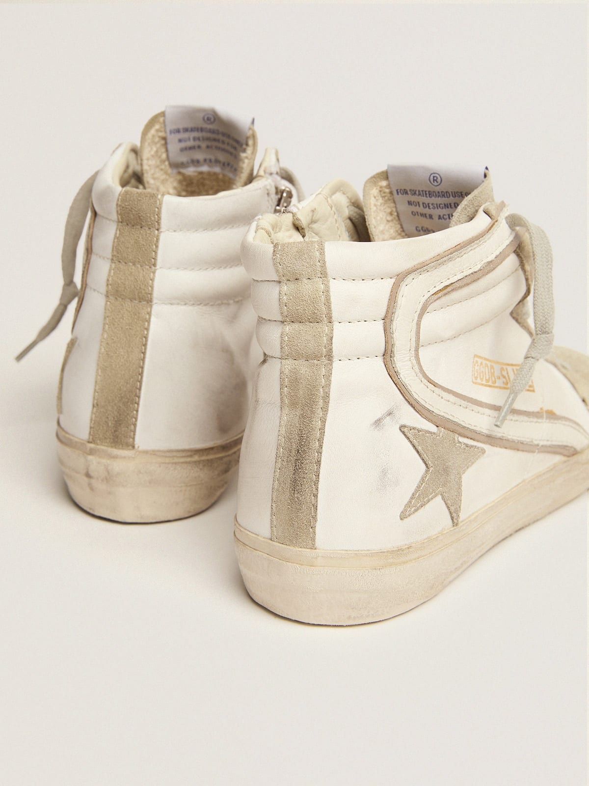 Slide sneakers with ice-gray suede star and white leather flash - 5