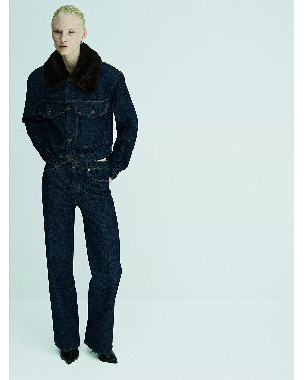 Harper Mid Rise Relaxed Straight Jeans in Reissue - 8