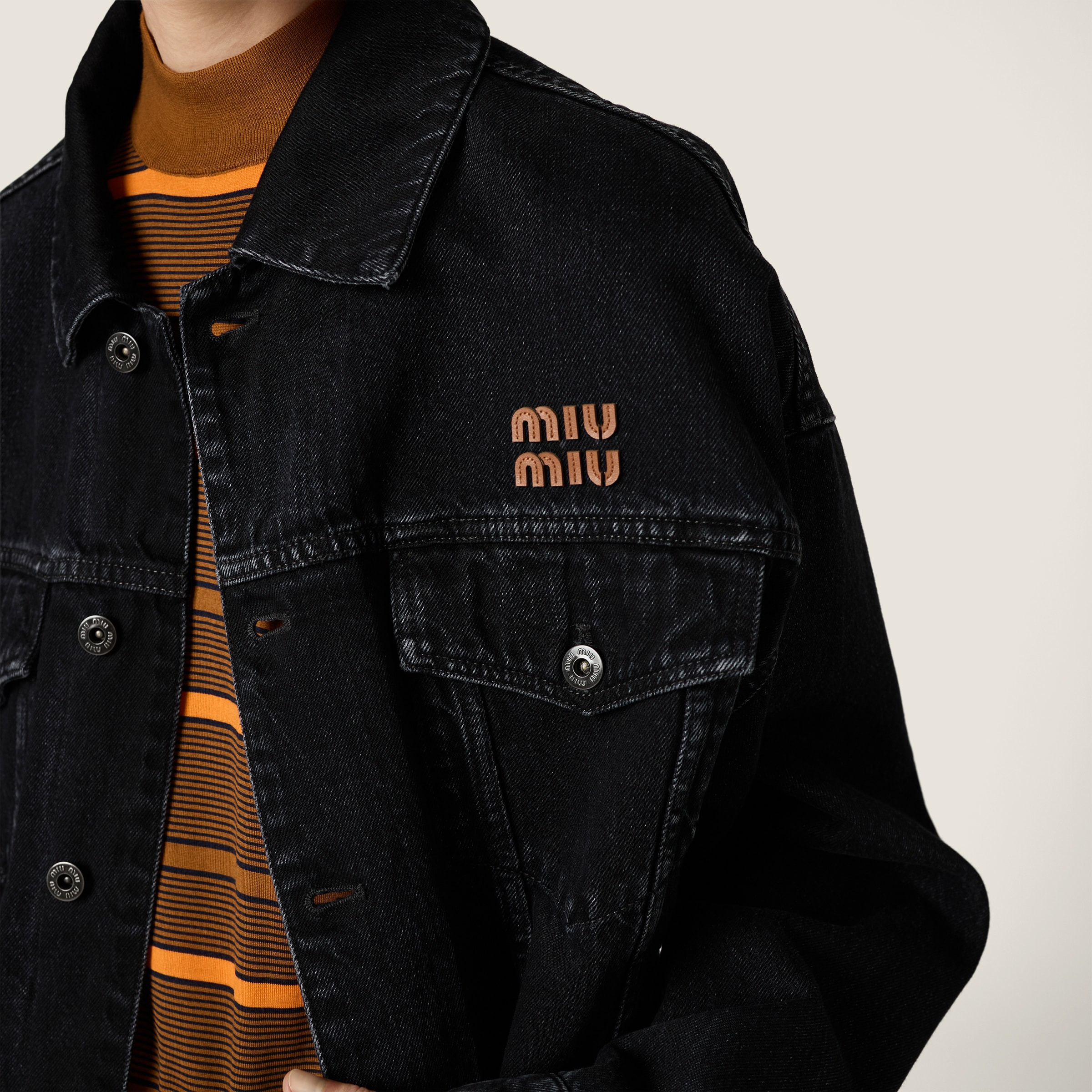 Black denim jacket - 4