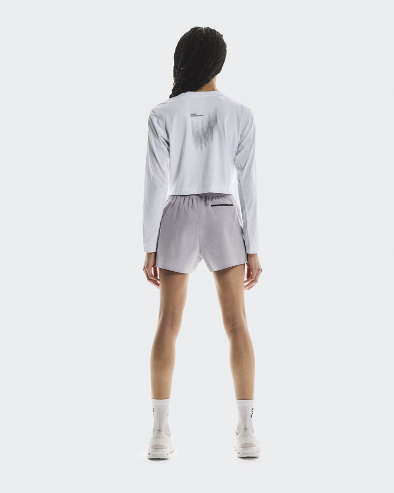 On Train Long-T Crop Graphic outlook