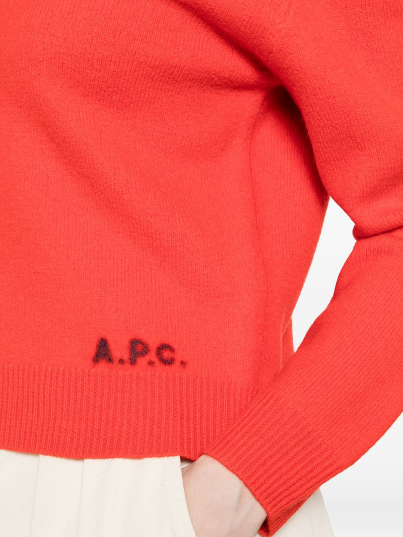 crew-neck seater 5