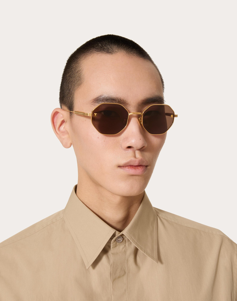 EXHAGONAL TITANIUM FRAME V-STUD 6