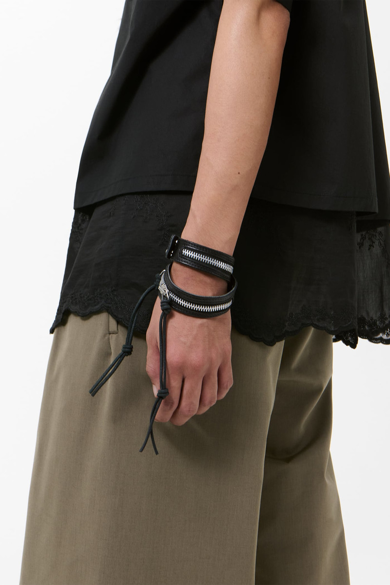 Zipped Choker Malleable Black Bull Hide 4