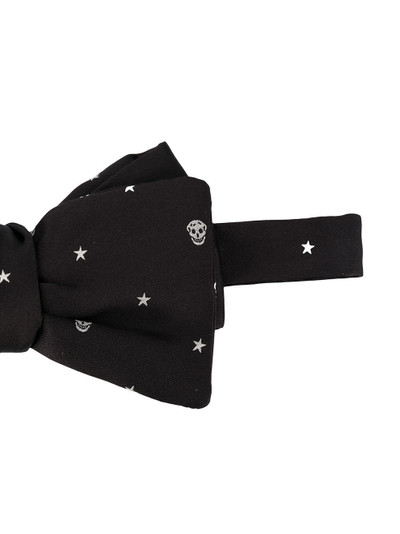 Alexander McQueen skull-print clip-on bow tie outlook