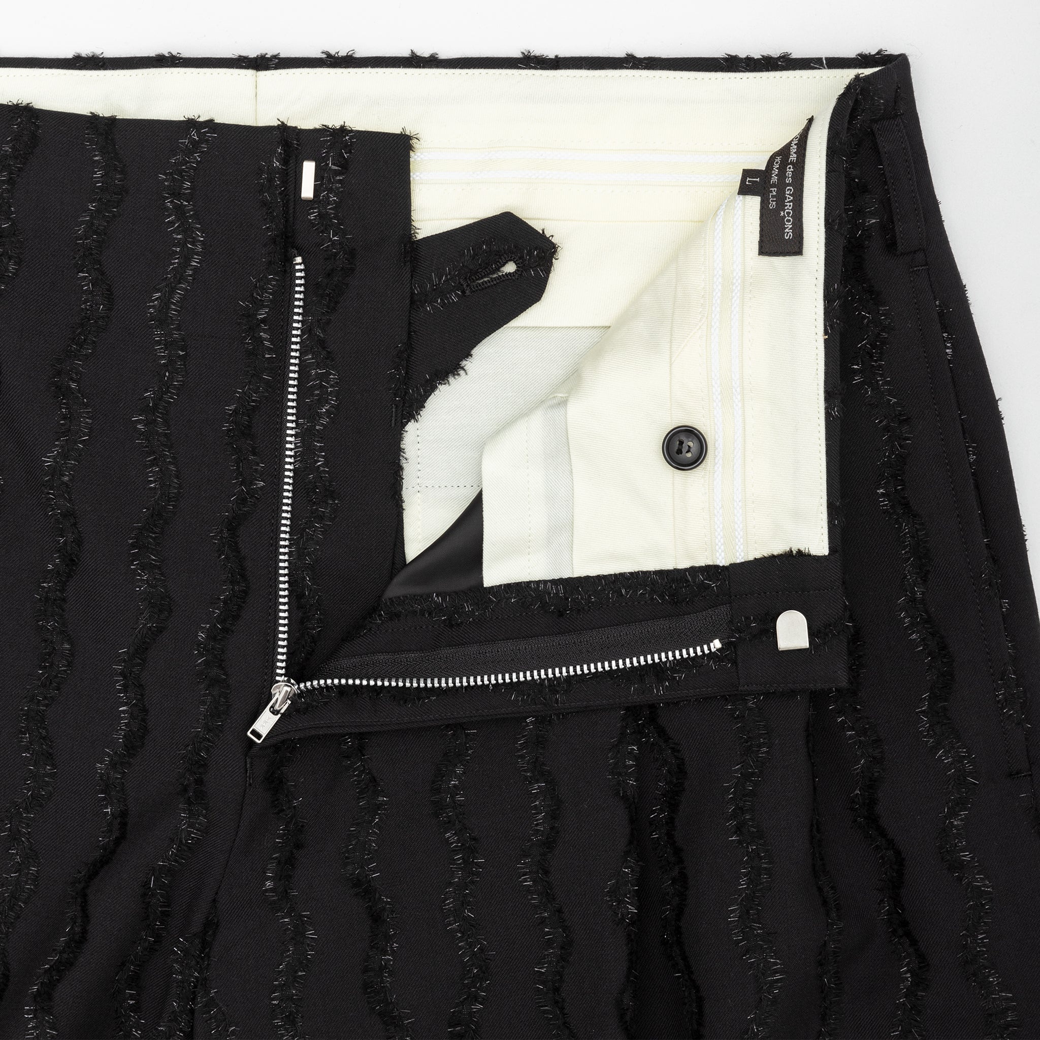 PLEATED EMBELLISHED SHORTS - 2