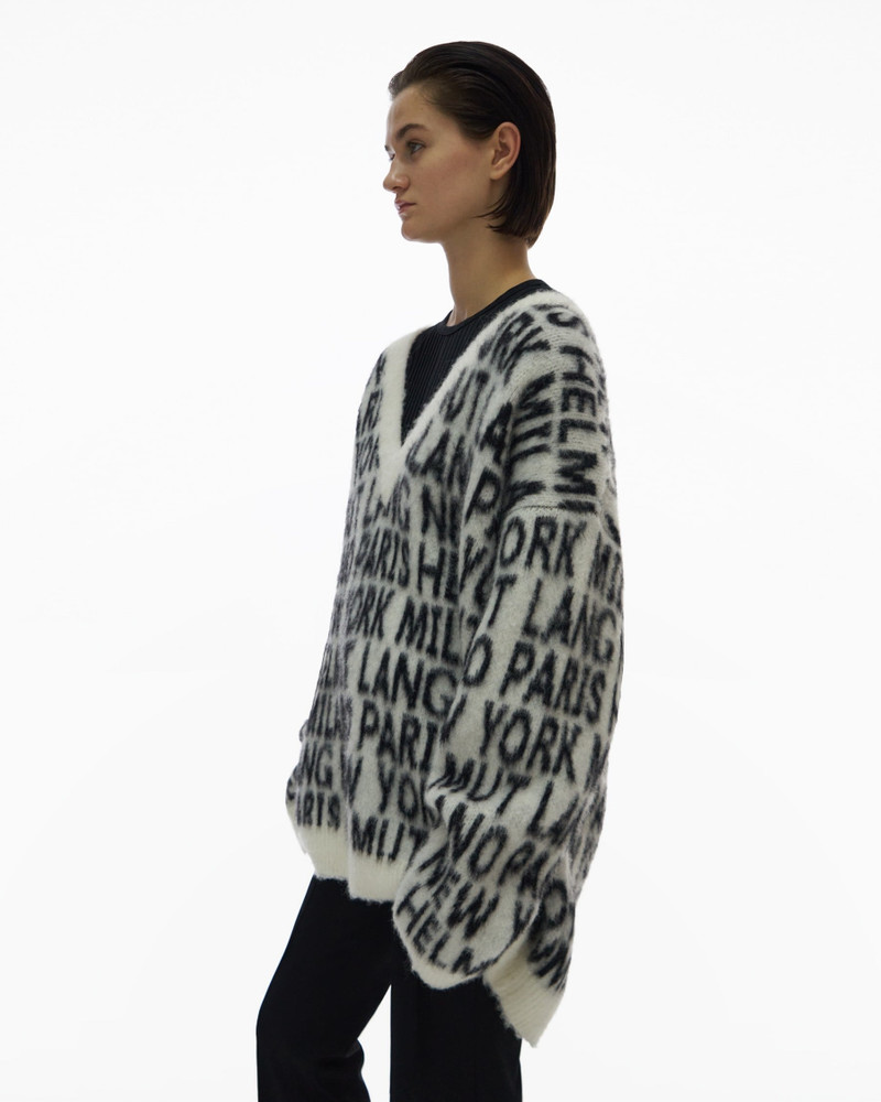 LOGO V-NECK SWEATER 5