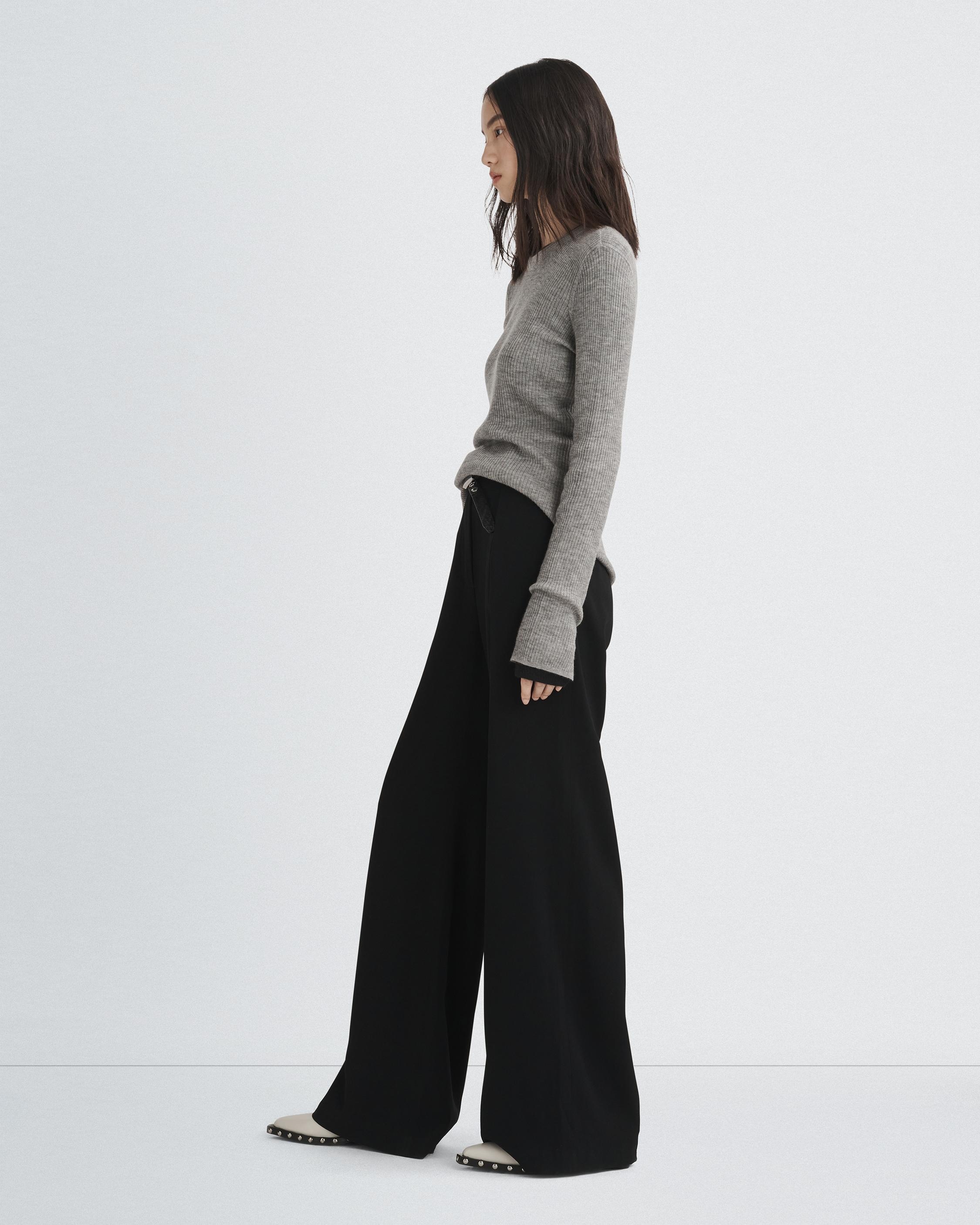 Bennett Japanese Crepe Pant
Classic Fit Pant - 4