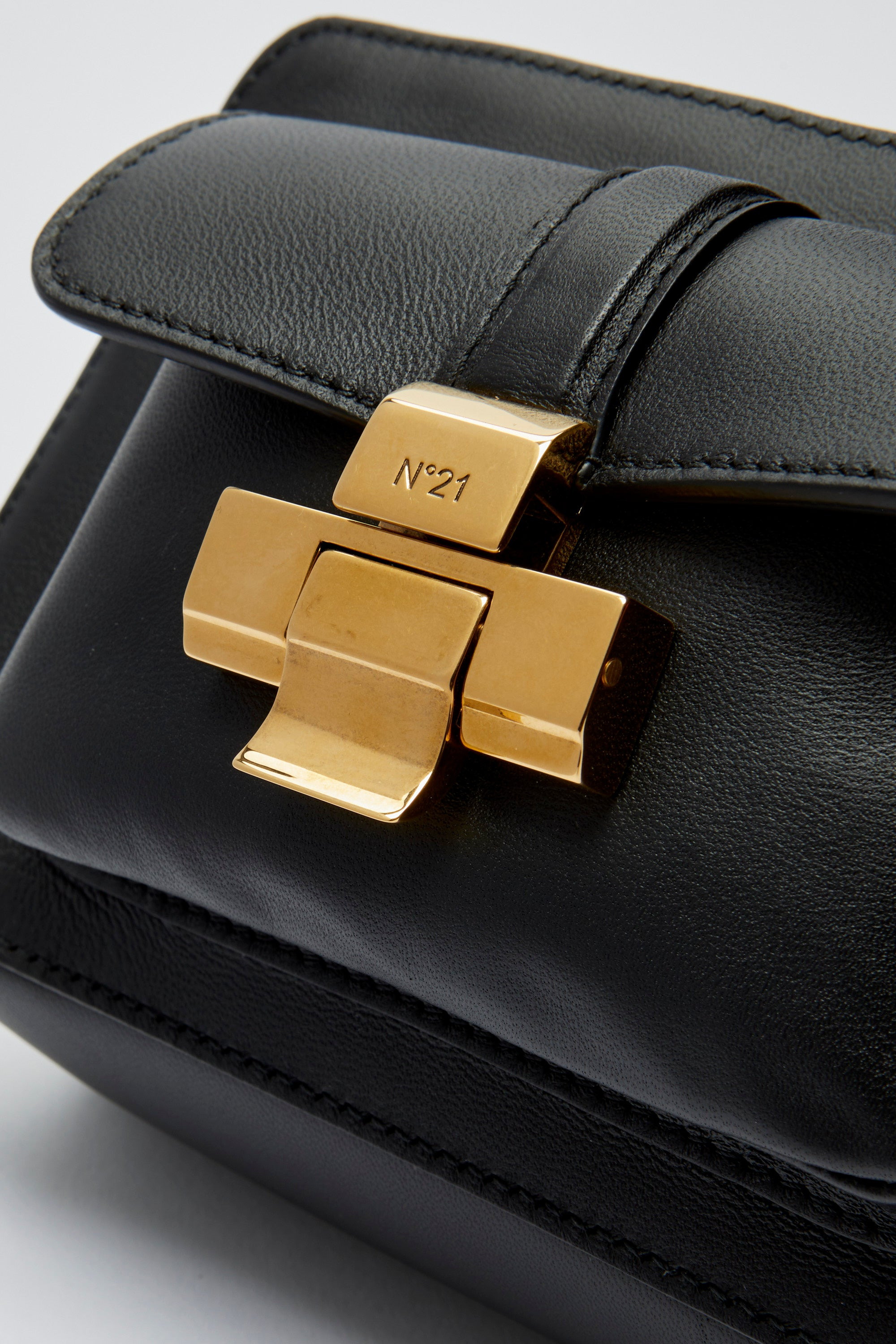 LEATHER CAMERA BAG - 4