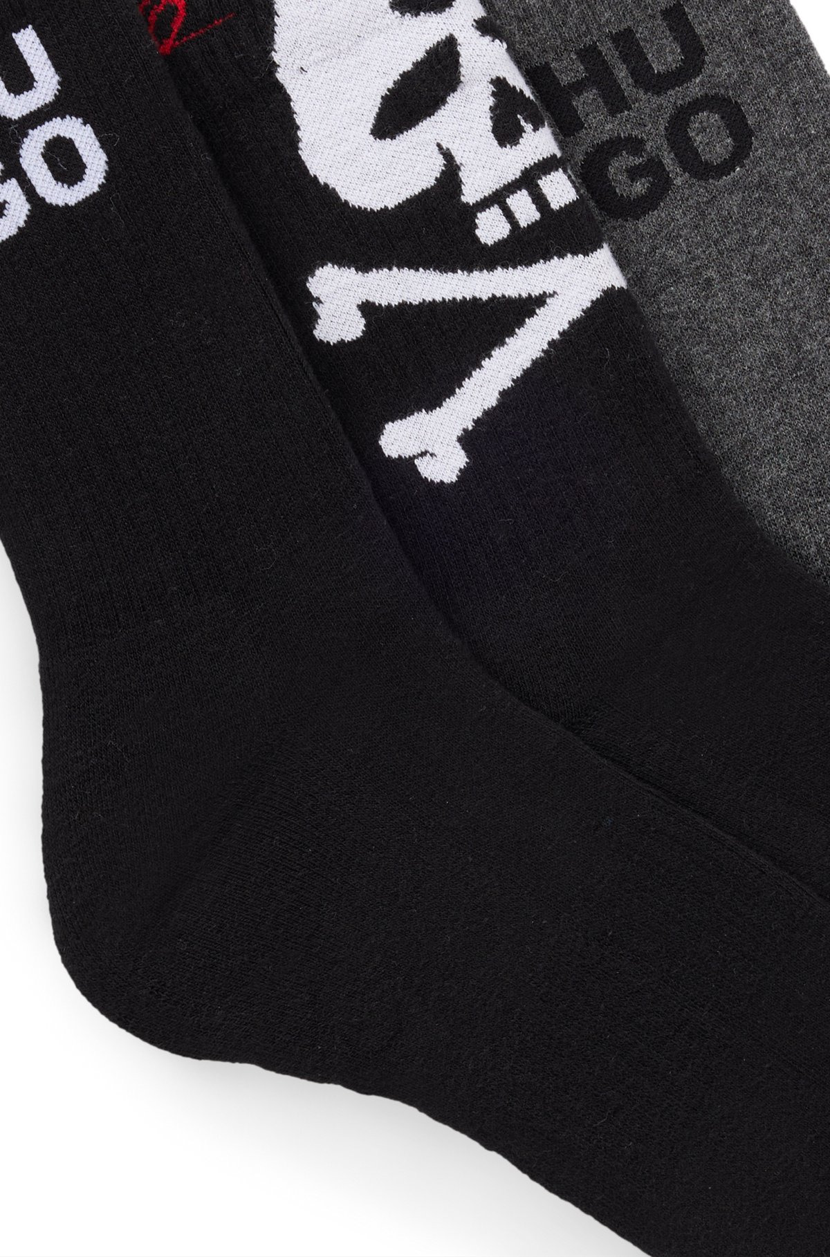 THREE-PACK OF RIBBED SHORT SOCKS WITH SEASONAL DETAILS - 2