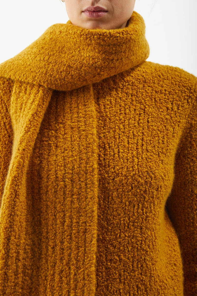 Ruben Scarf in Cashmere Boucle 3
