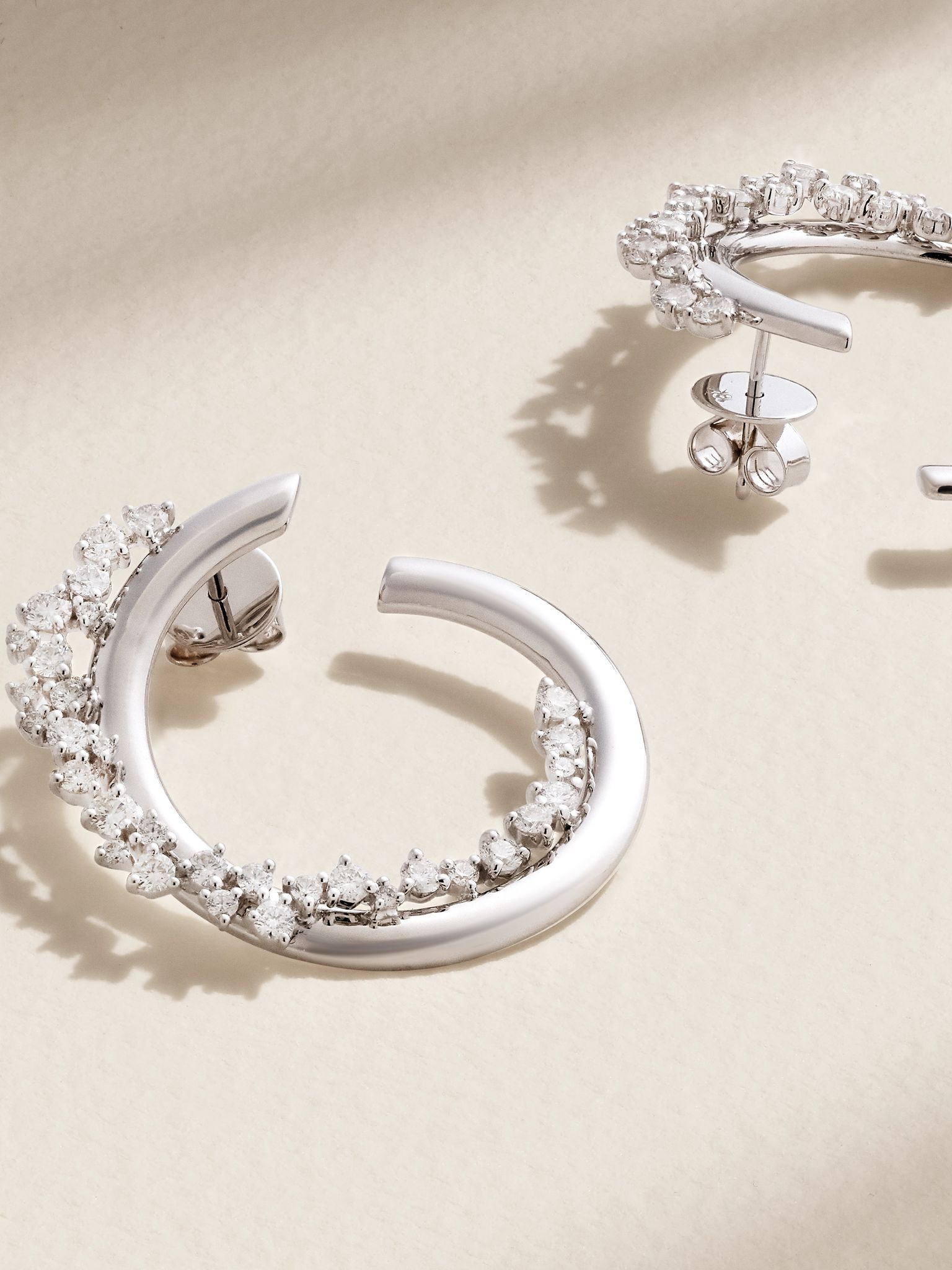 Scatter 18-karat white gold diamond hoop earrings Silver - 4