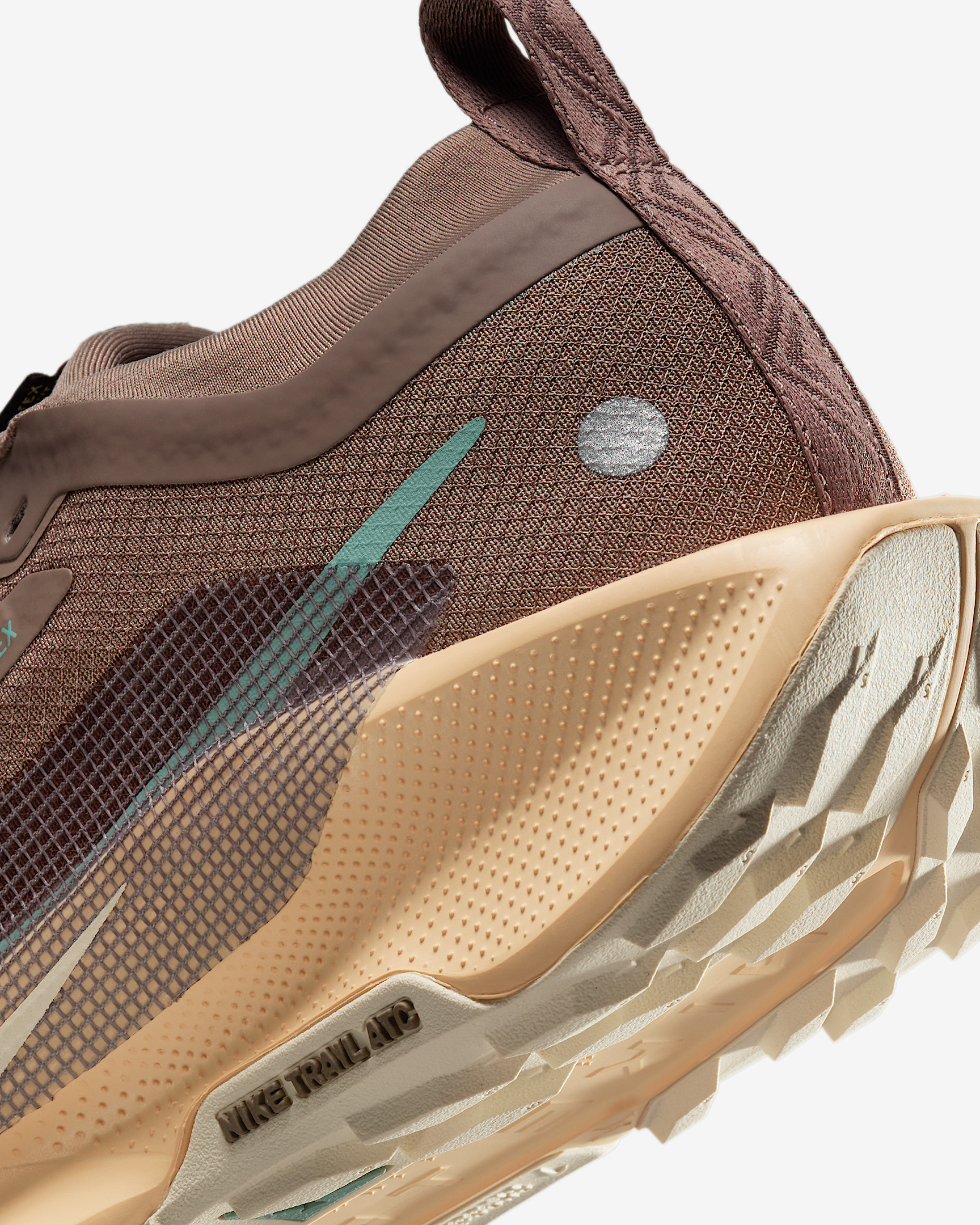 Nike Pegasus Trail 5 GORE-TEX Women's Waterproof Trail Running Shoes - 8