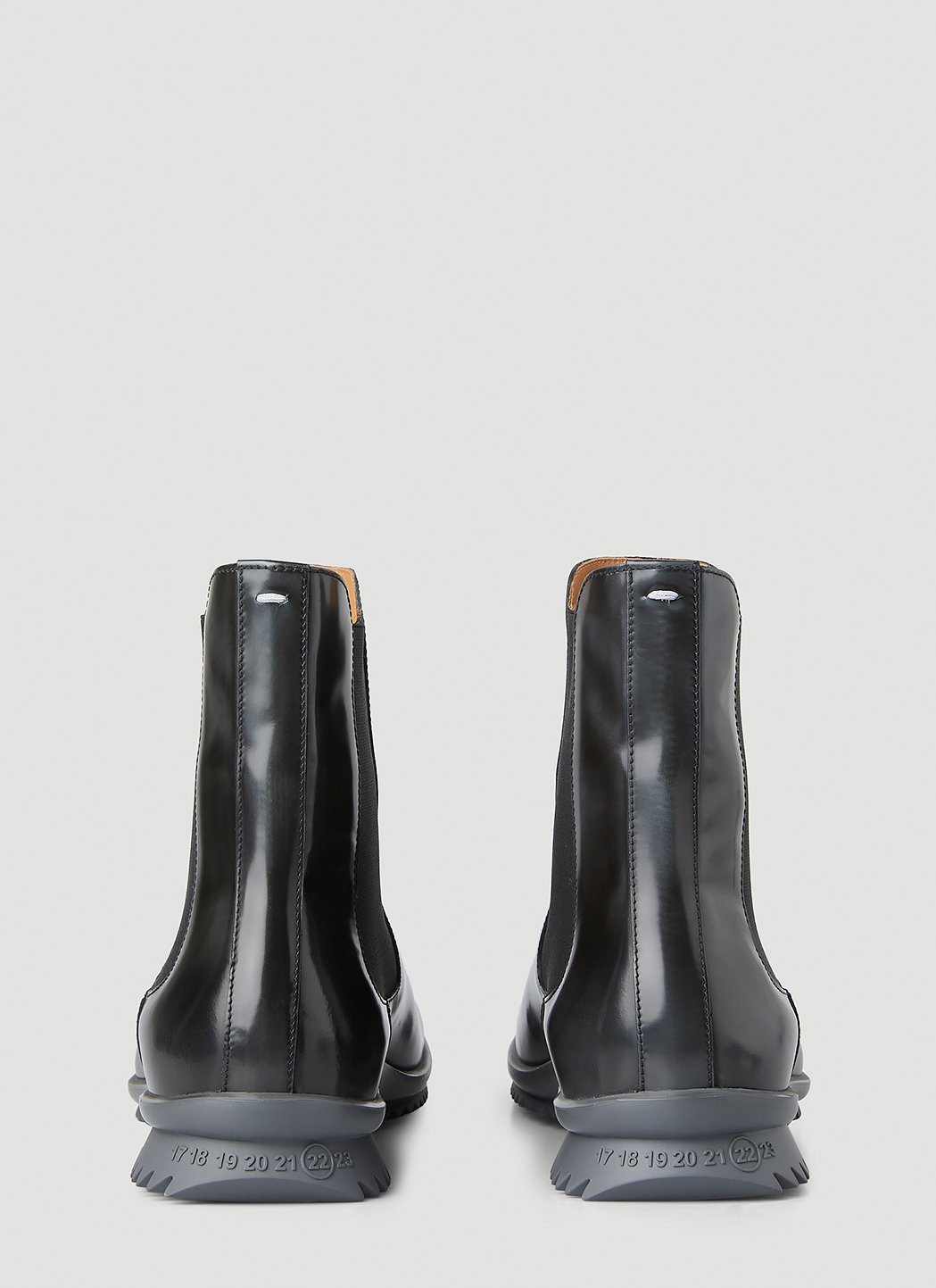 Maison Margiela Men Brushed Chelsea Boots - 4