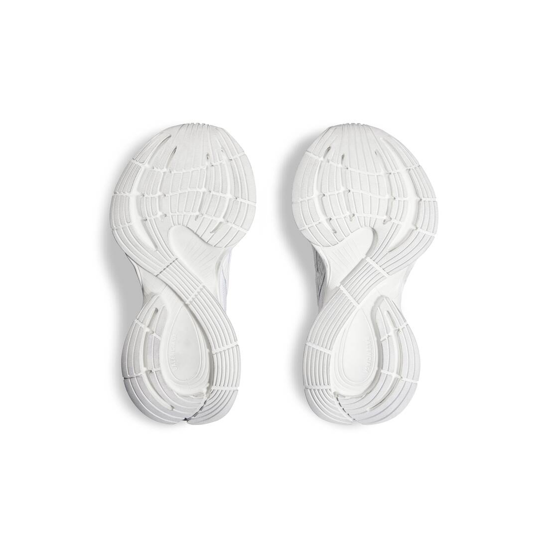 Women's Circuit Sneaker in White - 7