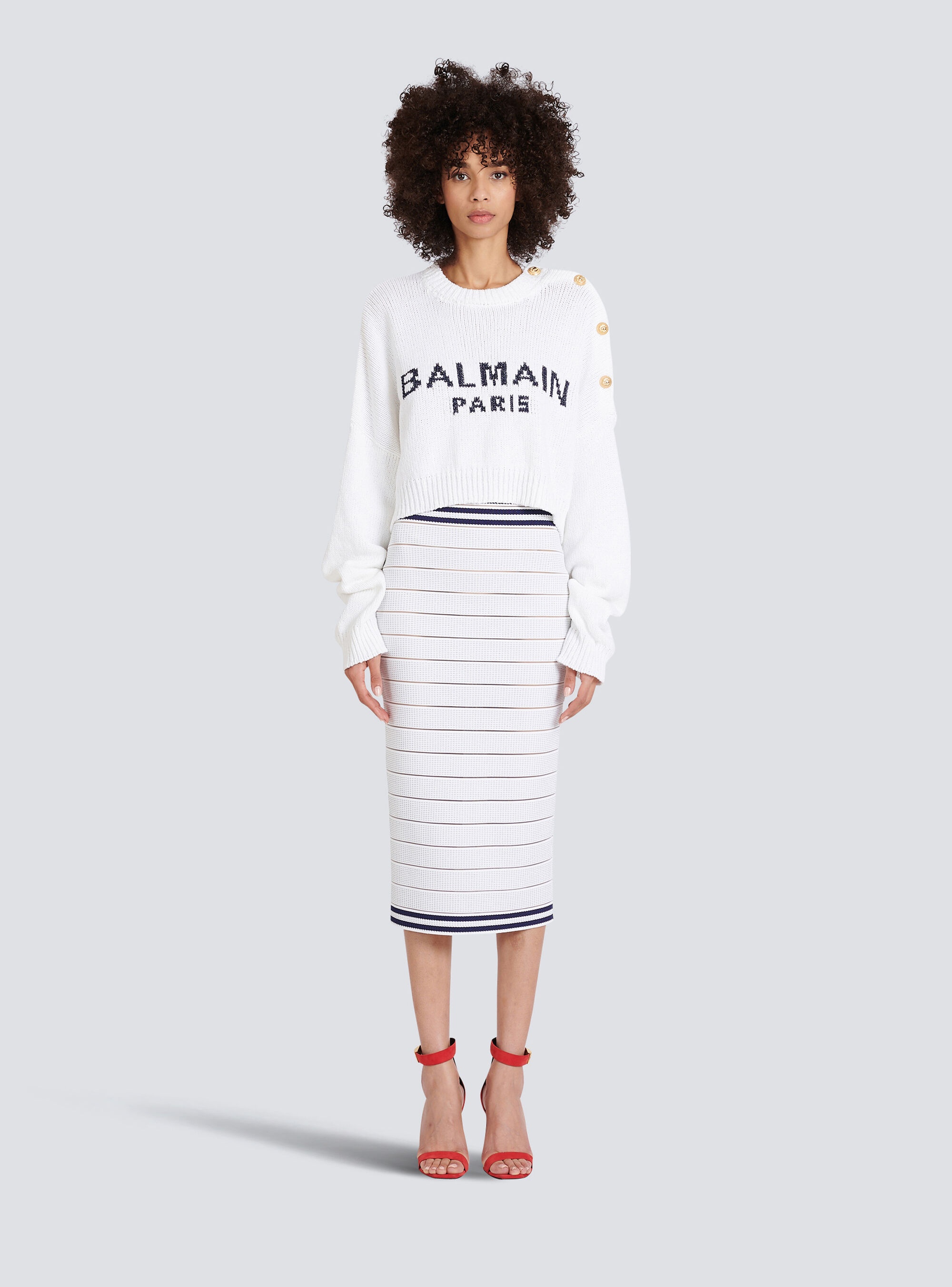 HIGH SUMMER CAPSULE - Cropped knit sweater with Balmain logo print - 3