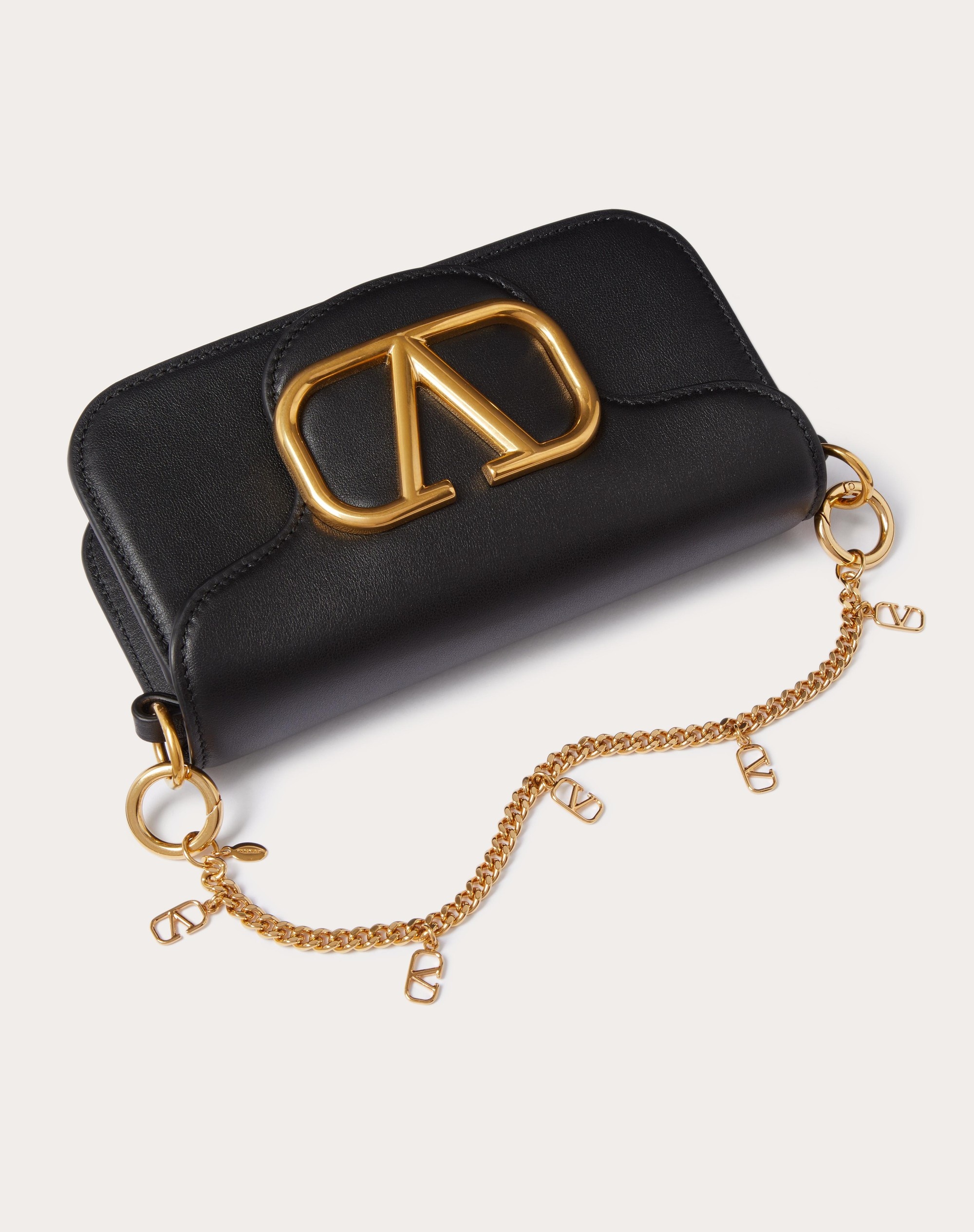 VLOGO SIGNATURE METAL CHARM - 5