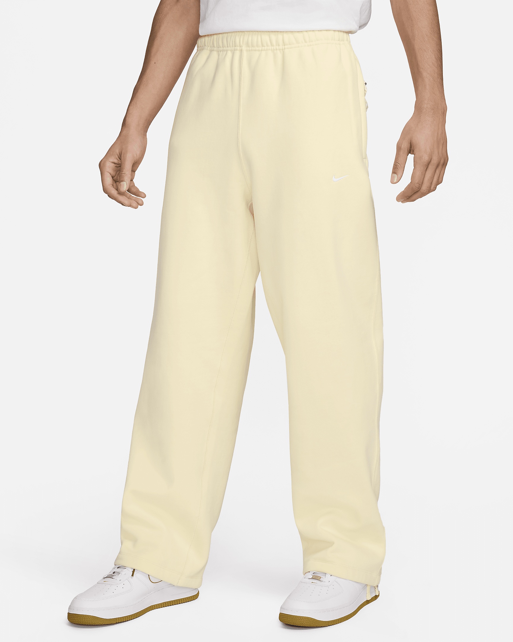 Nike Solo Swoosh Men's Open-Hem Fleece Pants - 1