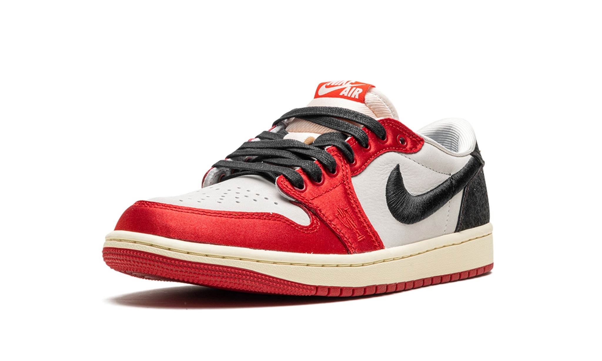 Air Jordan 1 "Trophy Room - Away" - 4