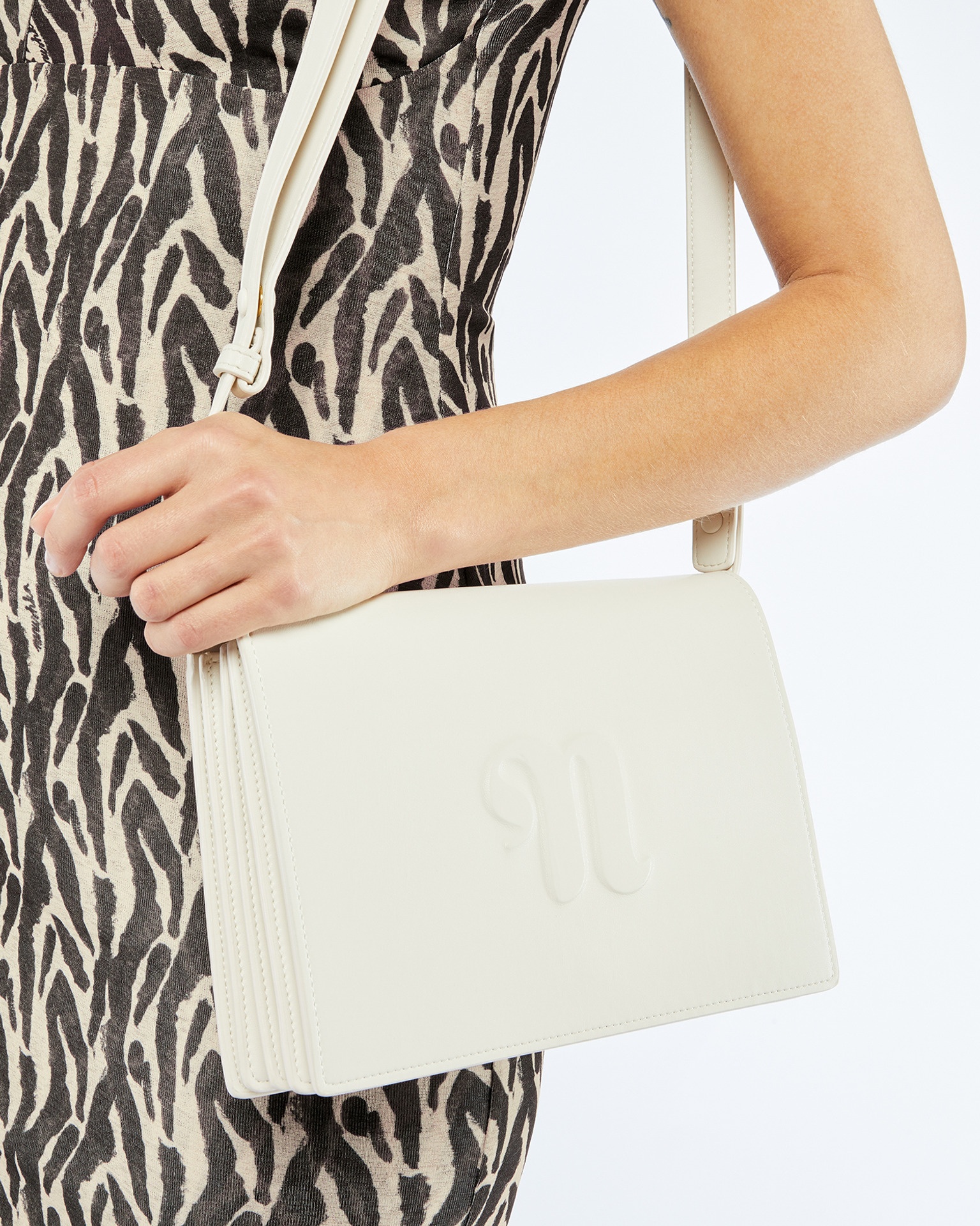 THE CONCERTINA LARGE - Alt-nappa shoulder bag - Off-white - 8