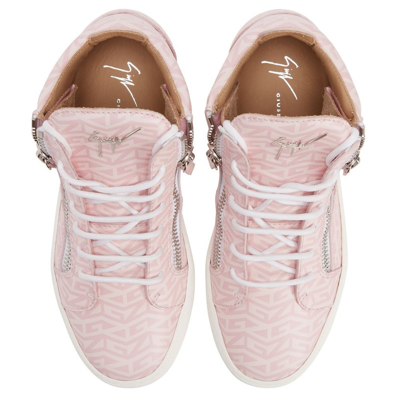 Kriss Monogram 4