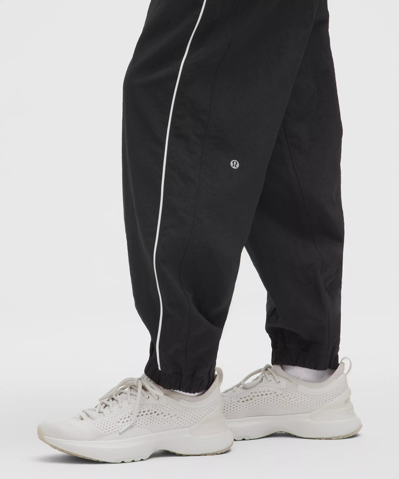 License to Train Woven Mid-Rise Jogger 7